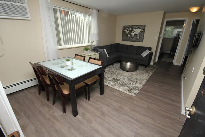 Cheesman Park Apt On Tree Lined Street! X - Denver, CO