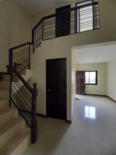 Giezel's place unit 1 w/free wifi
Netflix/cable