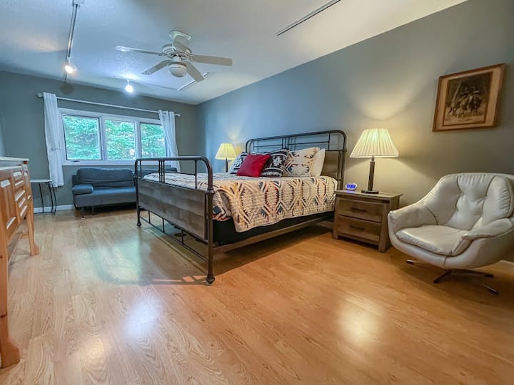 Кралска спалня на главния етаж.