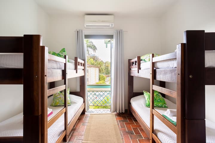 Соба со 2 кревета на спрат (4 кревета)