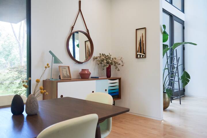 Kessler Park Modern gallery image 5