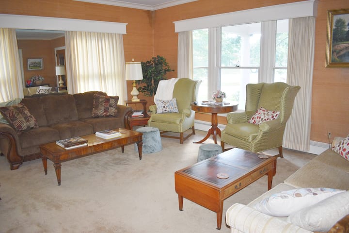 Classic Country Home - Great For Gatherings! - Jamestown, NY