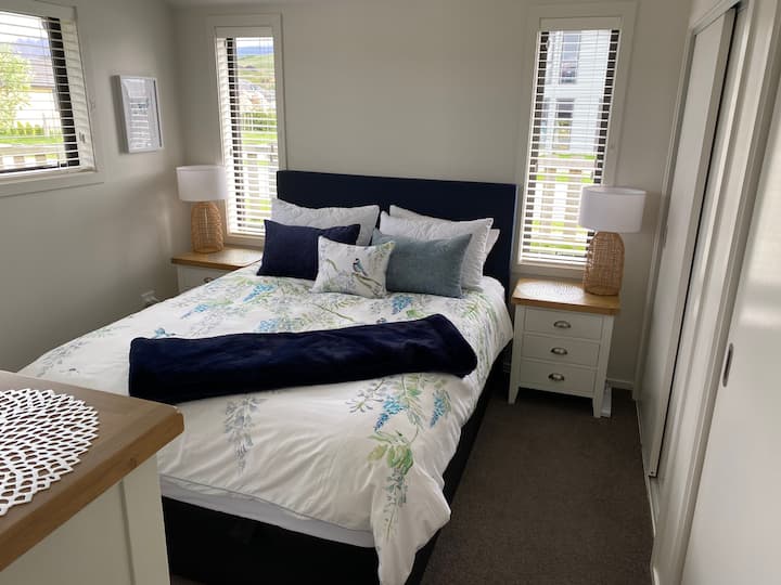 Главна спалня с луксозен апартамент