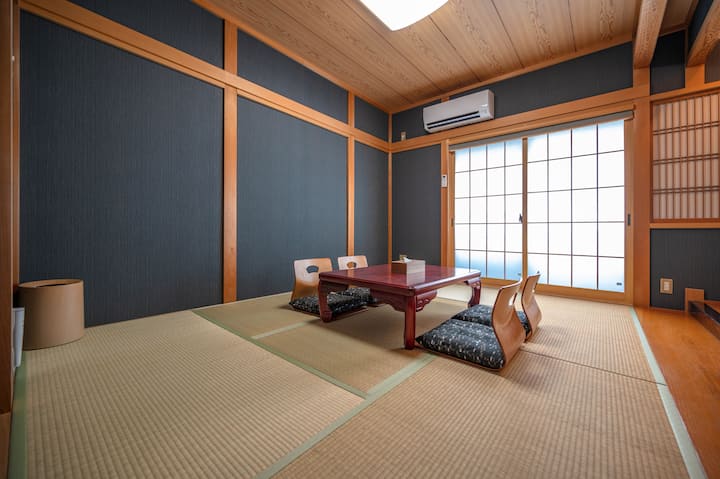 חדרי טטאמי ב -3F | 3