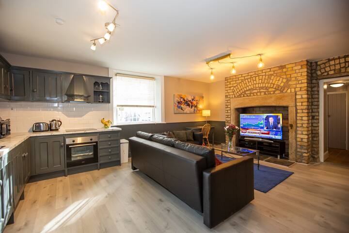 Ballsbridge Superb 3 Bedroom Lodge Duplex gallery image 5