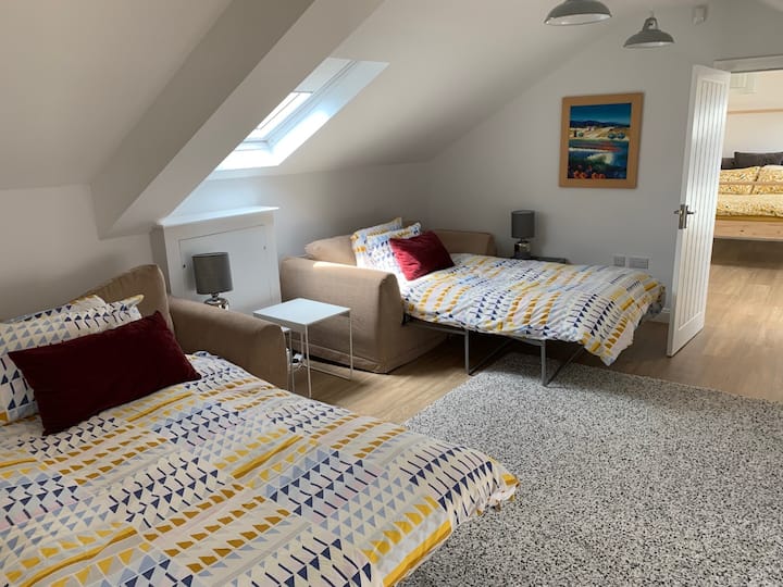 ห้องนอน 2 (Bedroom 2)