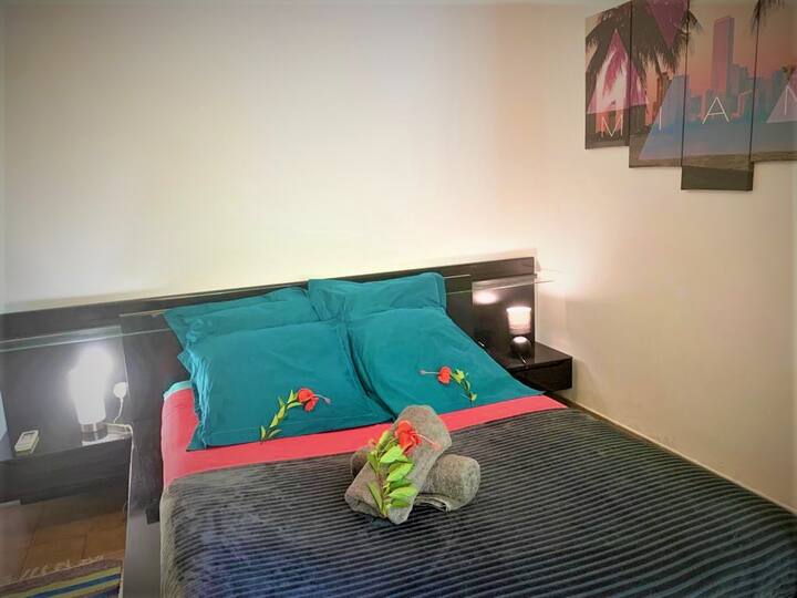 Chambre 1 avec dressing vue jardin terrasse - Villa La Palatine La Saline Les Bains, Ile de la Réunion