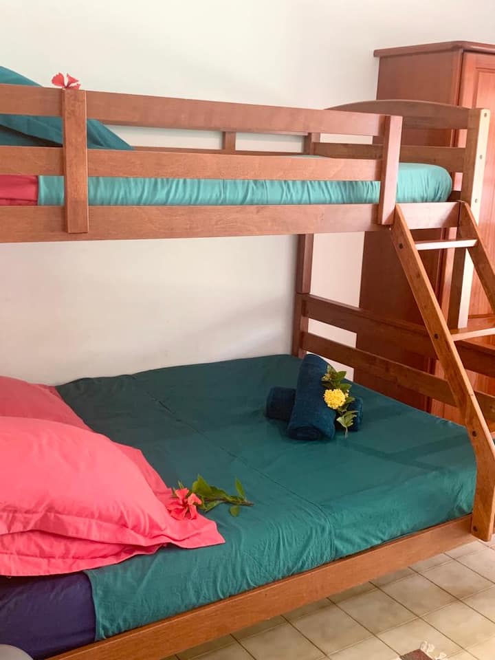 Chambre 3 avec armoire vue jardin - Villa La Palatine La Saline Les Bains, Ile de la Réunion