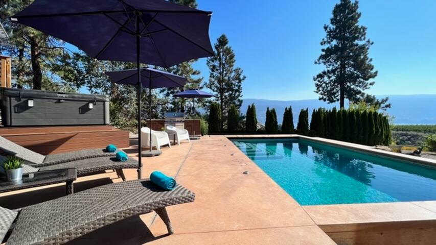SunSage Vacation Rentals Ltd managed Airbnb listing 2