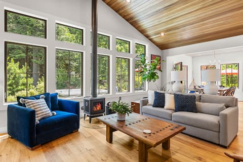 Forest hot tub- Mt Views-Waterfalls