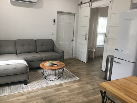 Top performing Airbnb: Lemon Studio Near Downtown Tampa in North Hyde Park