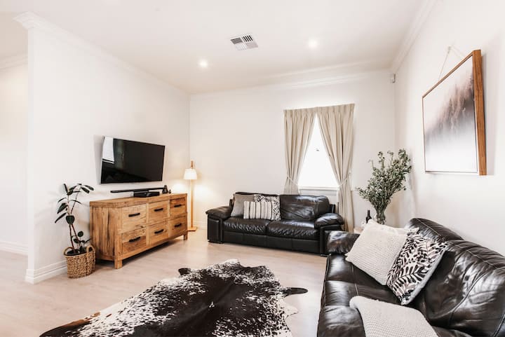 Kirsten Lux Cottage In Mudgee Cbd - 머지
