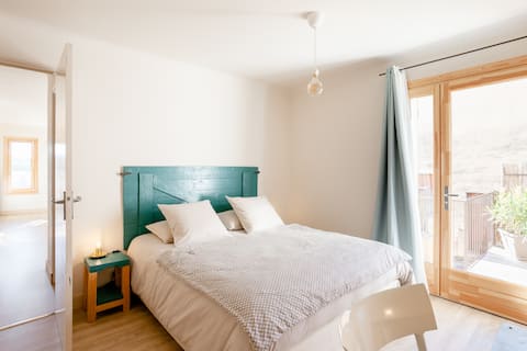 Maison de Gaston view & terrace in the heart of Luberon