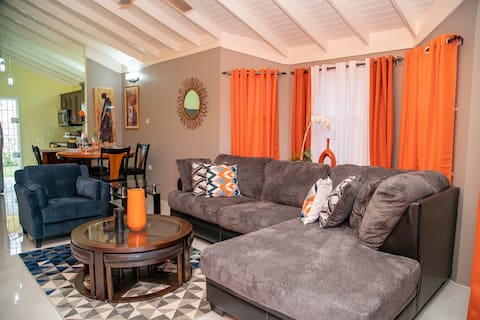 OceanView Villa 2BR | PoolslTennis|Gym, StoneBrook