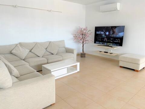 Airbnb con mejor rendimiento: IBIZA BELLA VISTA -The holiday paradise- Wlan/Pool en Santa Eulària Des Riu