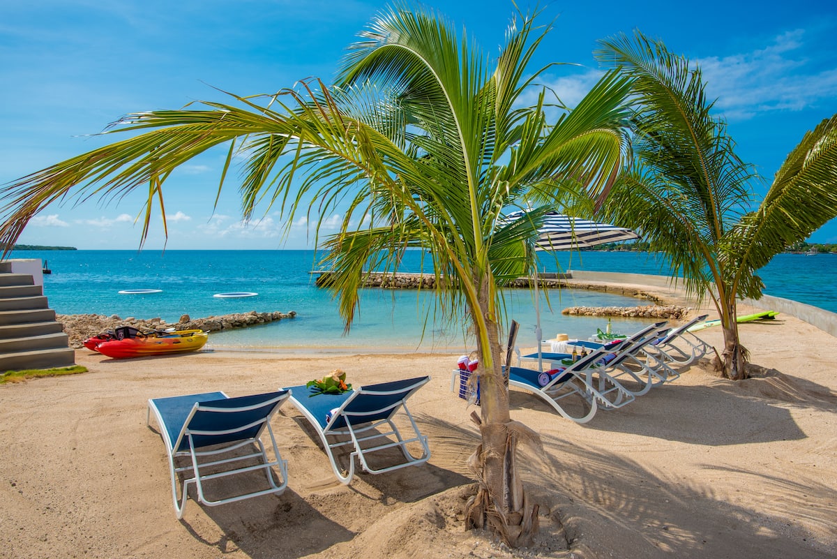 Luxe Grand Villa — Private Beach