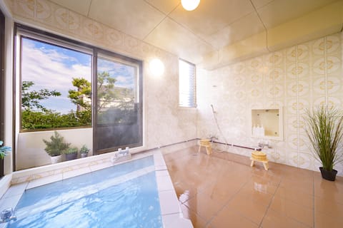 Luxurious house with ONSEN, unique blue hot spring