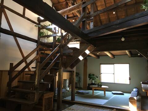 Yakimono promenade. Entire old house. Max 8 people.