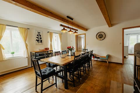 Sunny-decorated house for 14 people