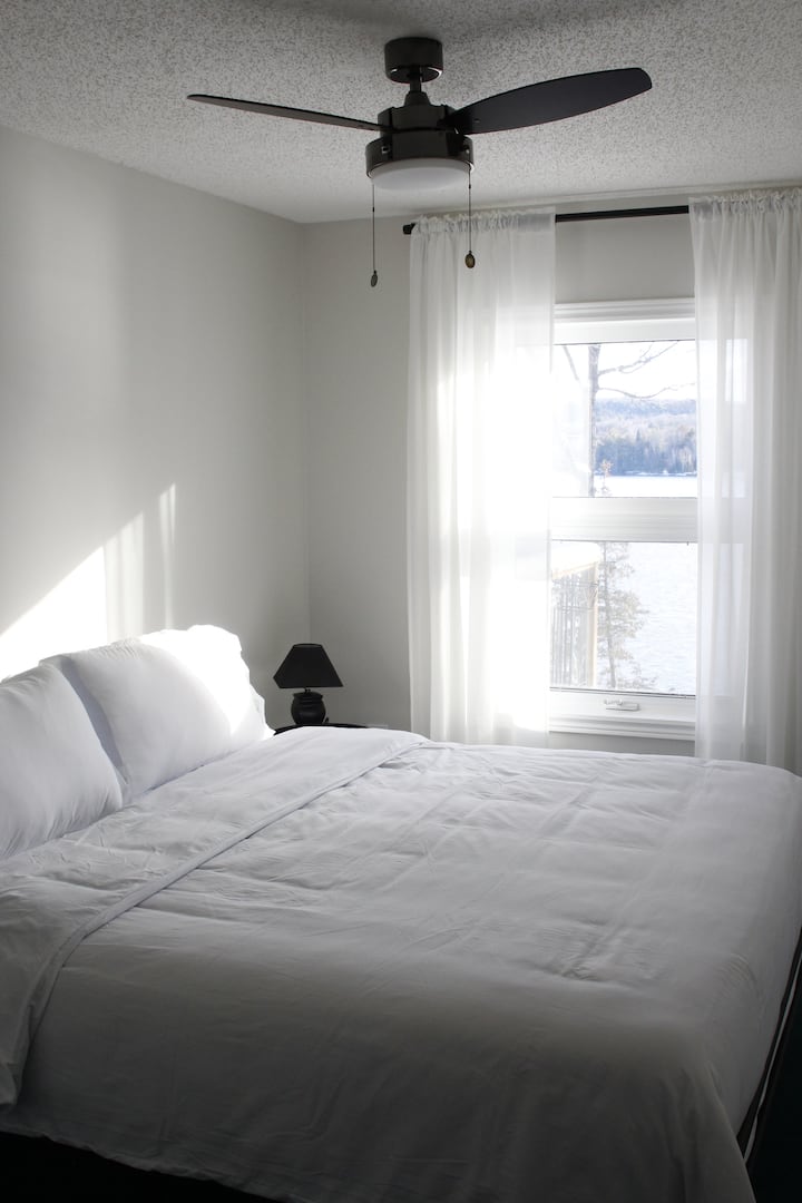 Bedroom 1, with King bed. Lake view