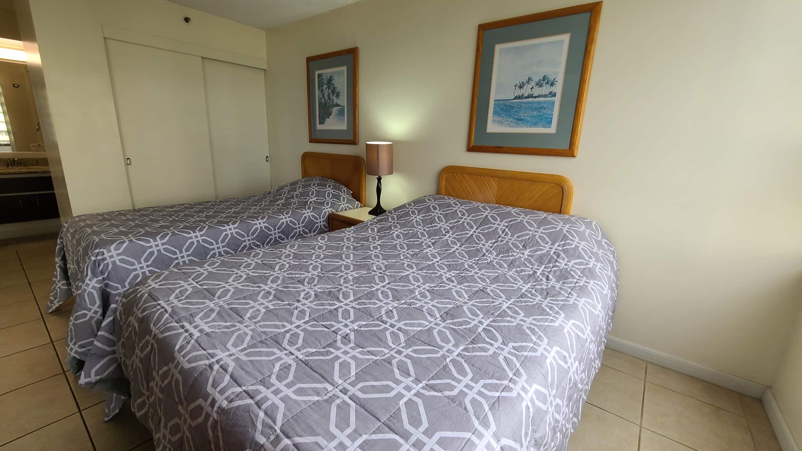 Waikiki 1 BR apartment, only a block to the Beach - Image 4