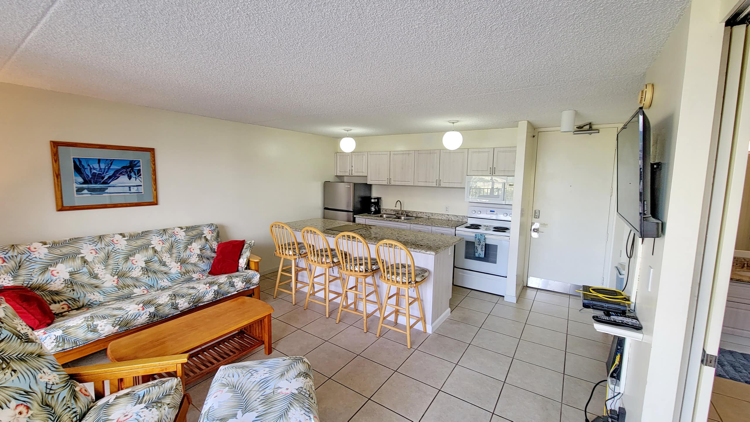 Waikiki 1 BR apartment, only a block to the Beach - Image 1