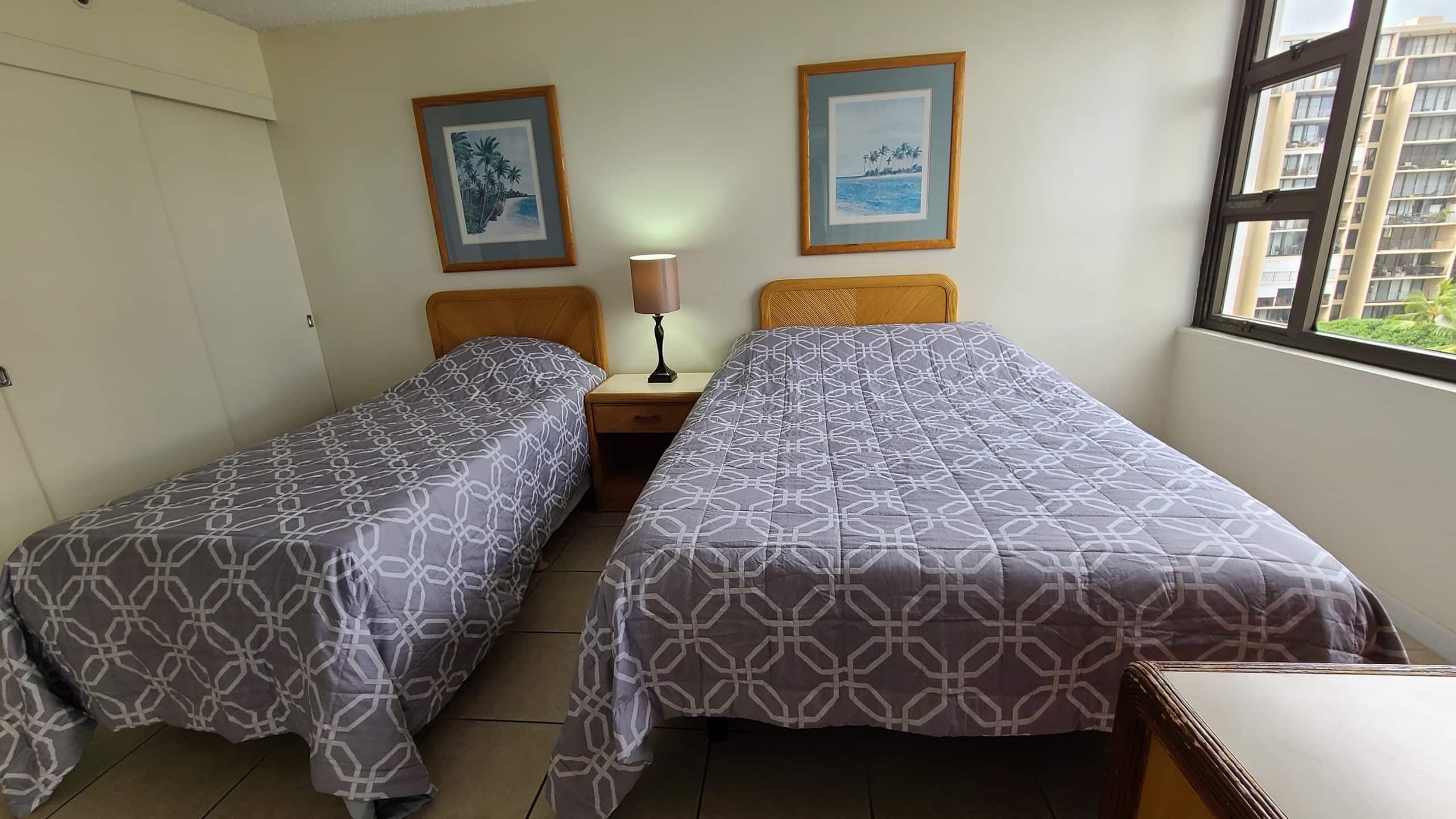 Waikiki 1 BR apartment, only a block to the Beach - Image 2