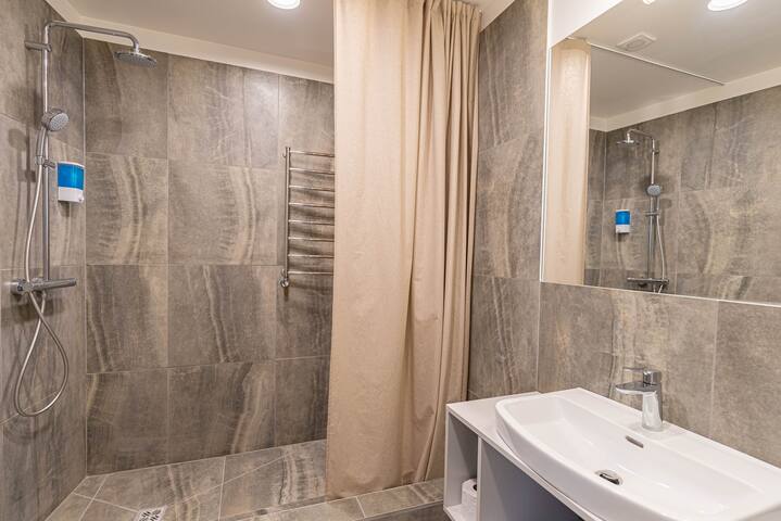 B⓷ Brivibas | by Dandelion Apartments & Suites gallery image 5