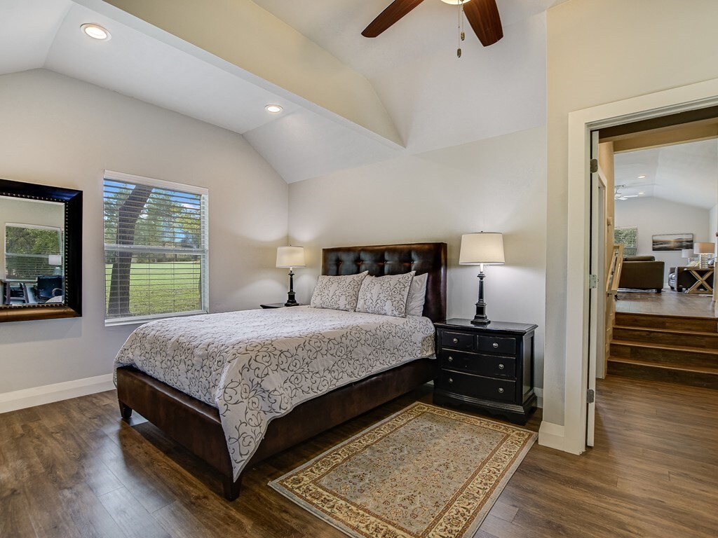 Cottage near Lake Austin with dock privileges
