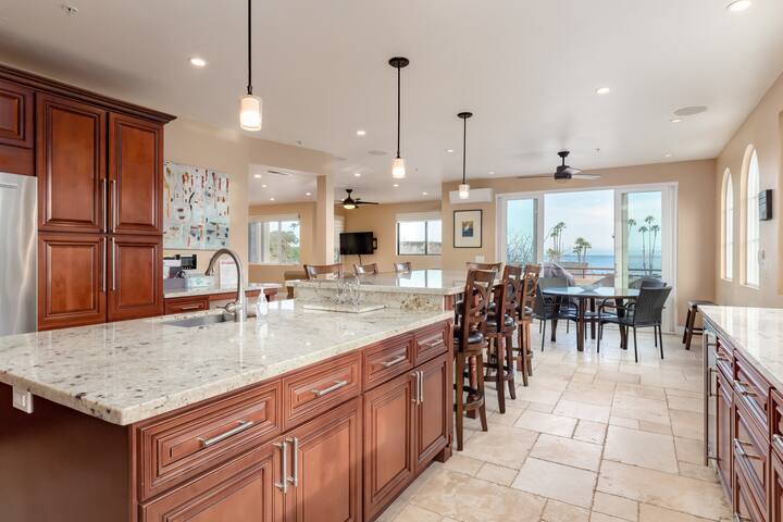 Luxurious Sea Crest Oceanview Villa- by Main Beach gallery image 2