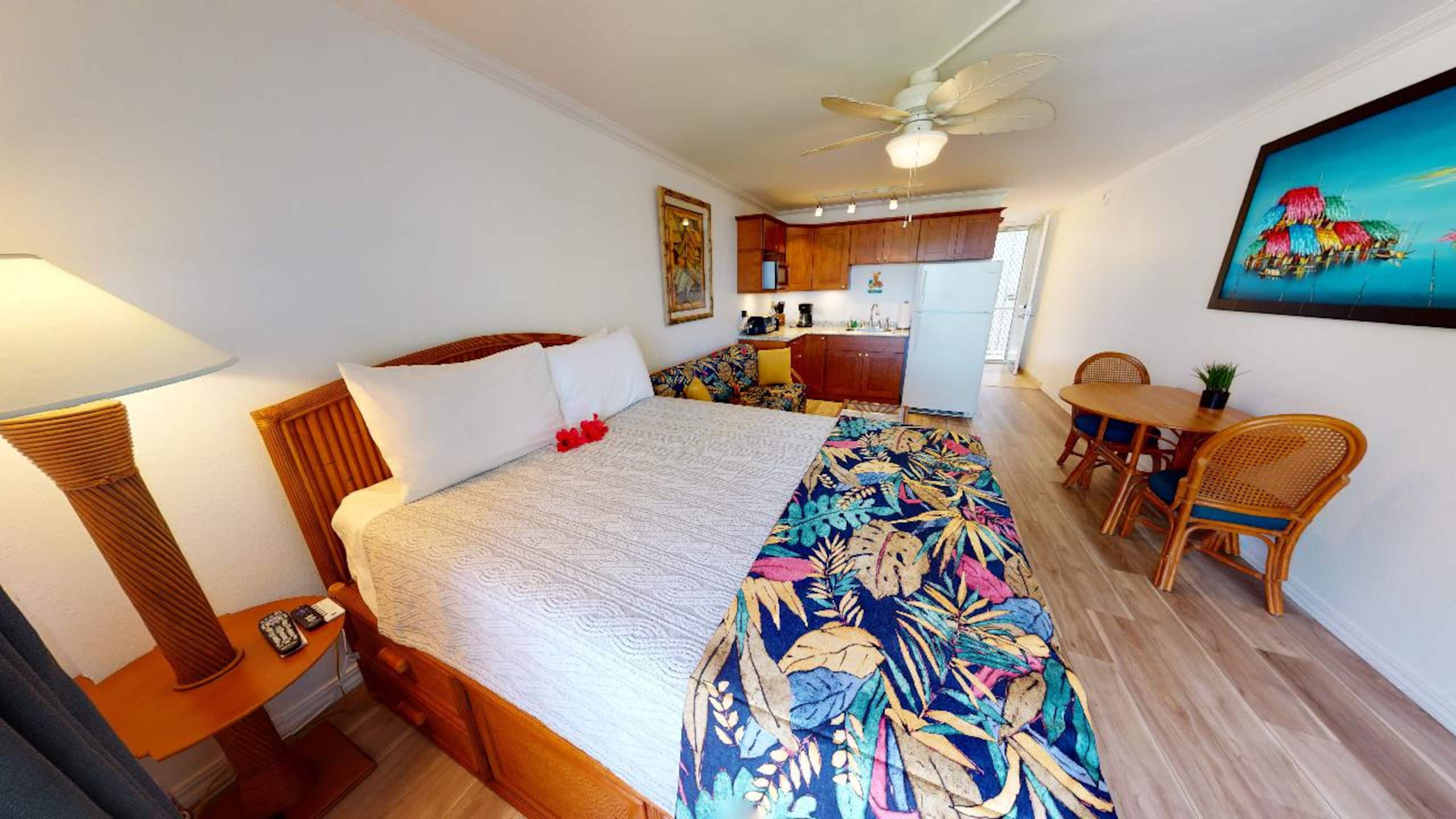 Condo in Kailua-Kona · ★4.89 · 1 bedroom · 2 beds · 1 private bath - Image 13