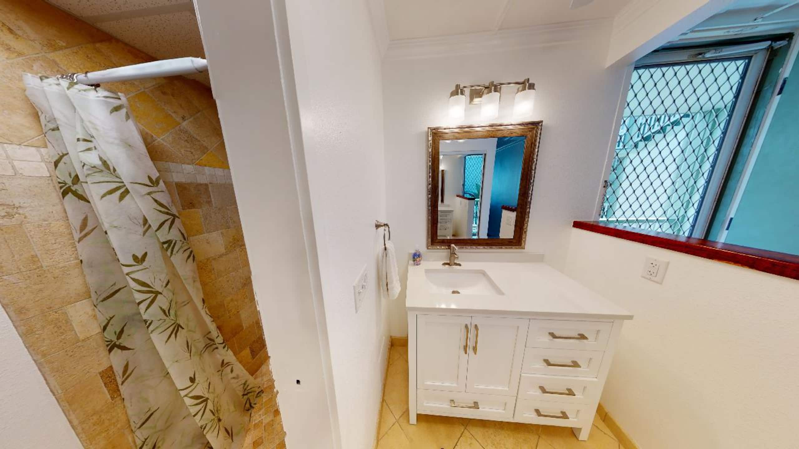 Condo in Kailua-Kona · ★4.89 · 1 bedroom · 2 beds · 1 private bath - Image 16