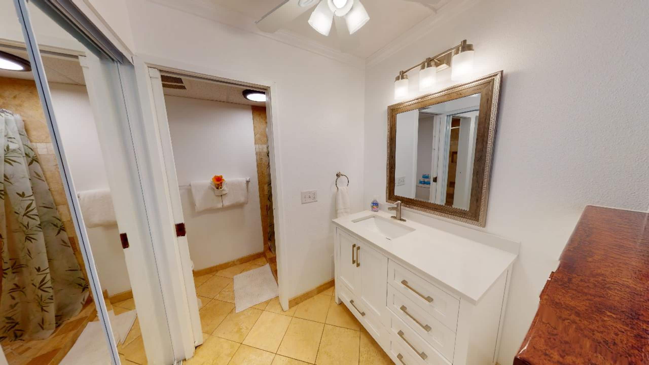 Condo in Kailua-Kona · ★4.89 · 1 bedroom · 2 beds · 1 private bath - Image 15