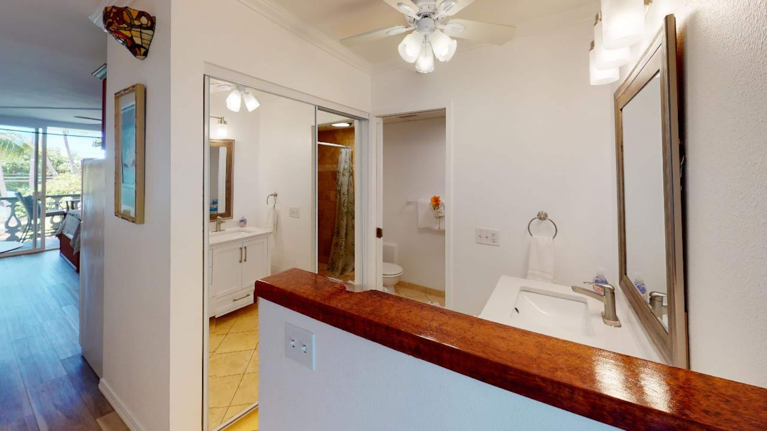 Condo in Kailua-Kona · ★4.89 · 1 bedroom · 2 beds · 1 private bath - Image 14