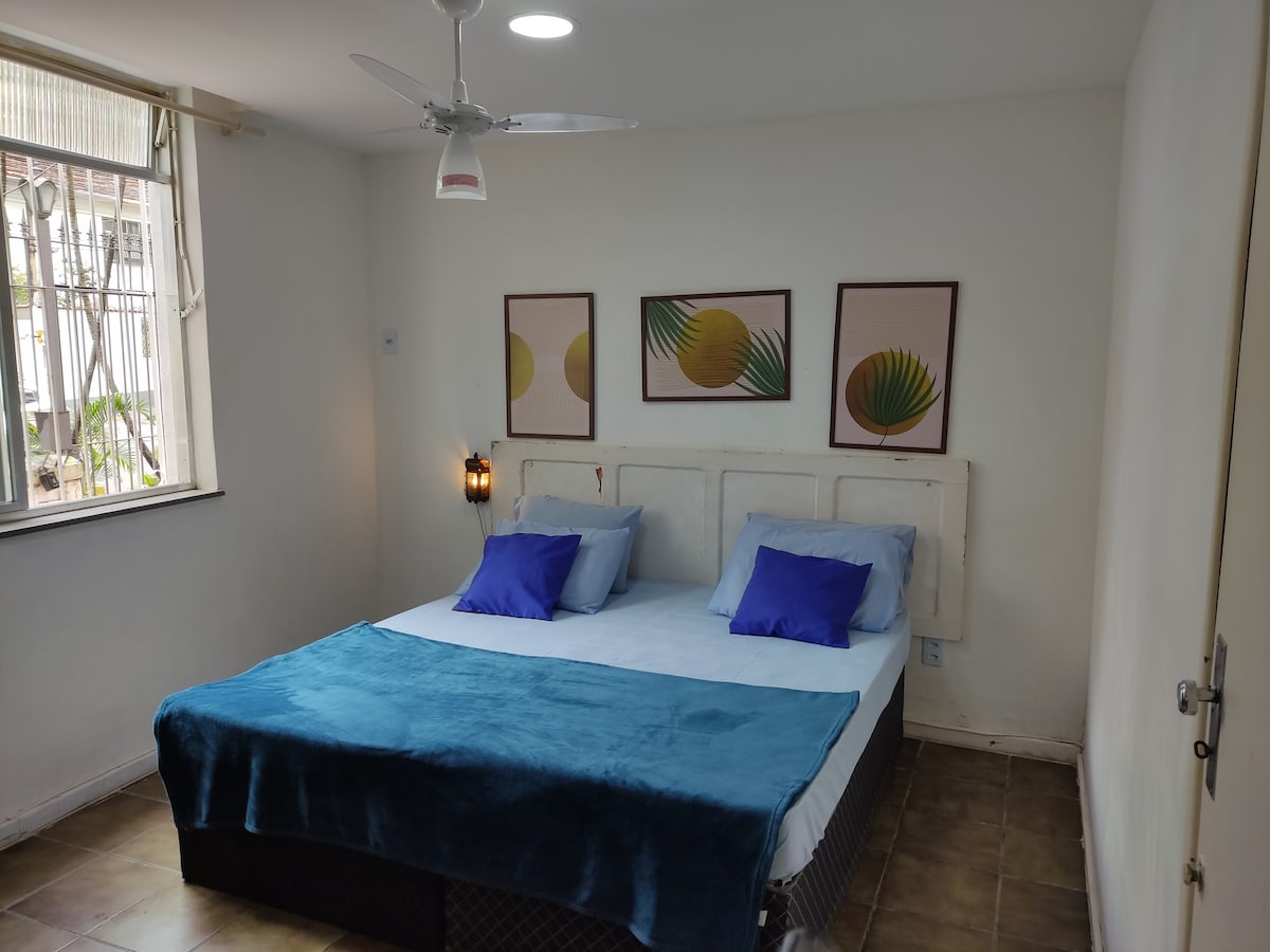 Successful Airbnb property: Tijuca. Ideal for a couple or 4 people, Uruguai subway. in Andaraí