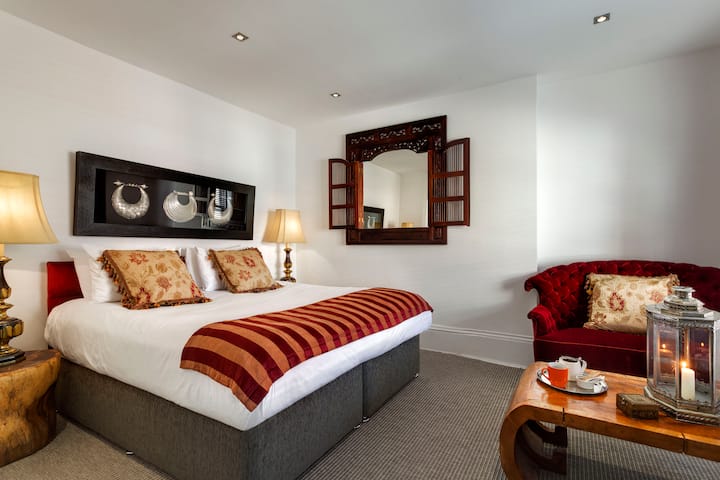 الهند 
غرفة ذات إطلالة جيدة على الحديقة. متاح أيضًا كتوأم