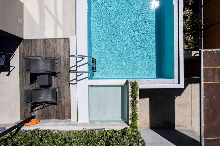 Omnia Villa II – Heated* pool & dazzling seaview! gallery image 5