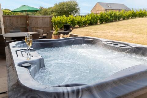 Dog-Friendly Barn Conversion with a Hot Tub