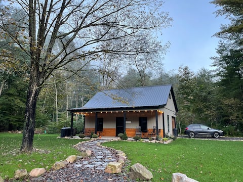 Cozy Mountain Cabin along the beautiful Dry River