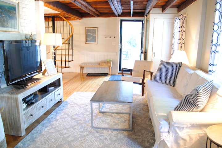 Perfect Downtown Location, Close To Everything - Hamilton, MA