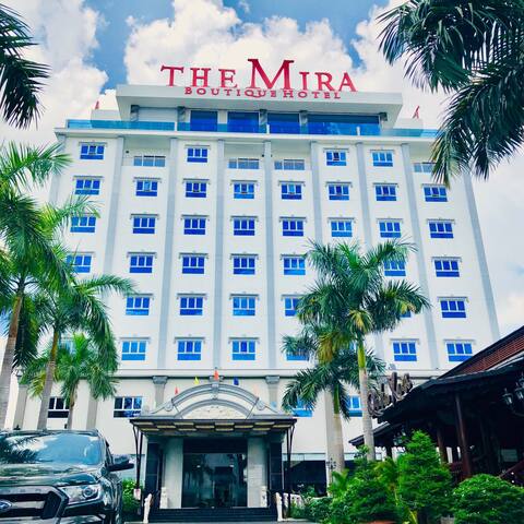 Nice, luxurious, luxurious apartment at The Mira Boutique