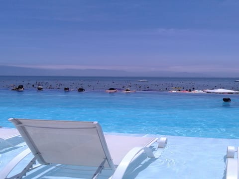 View of the Sea - Foot in the Sand, Heated Swimming pool