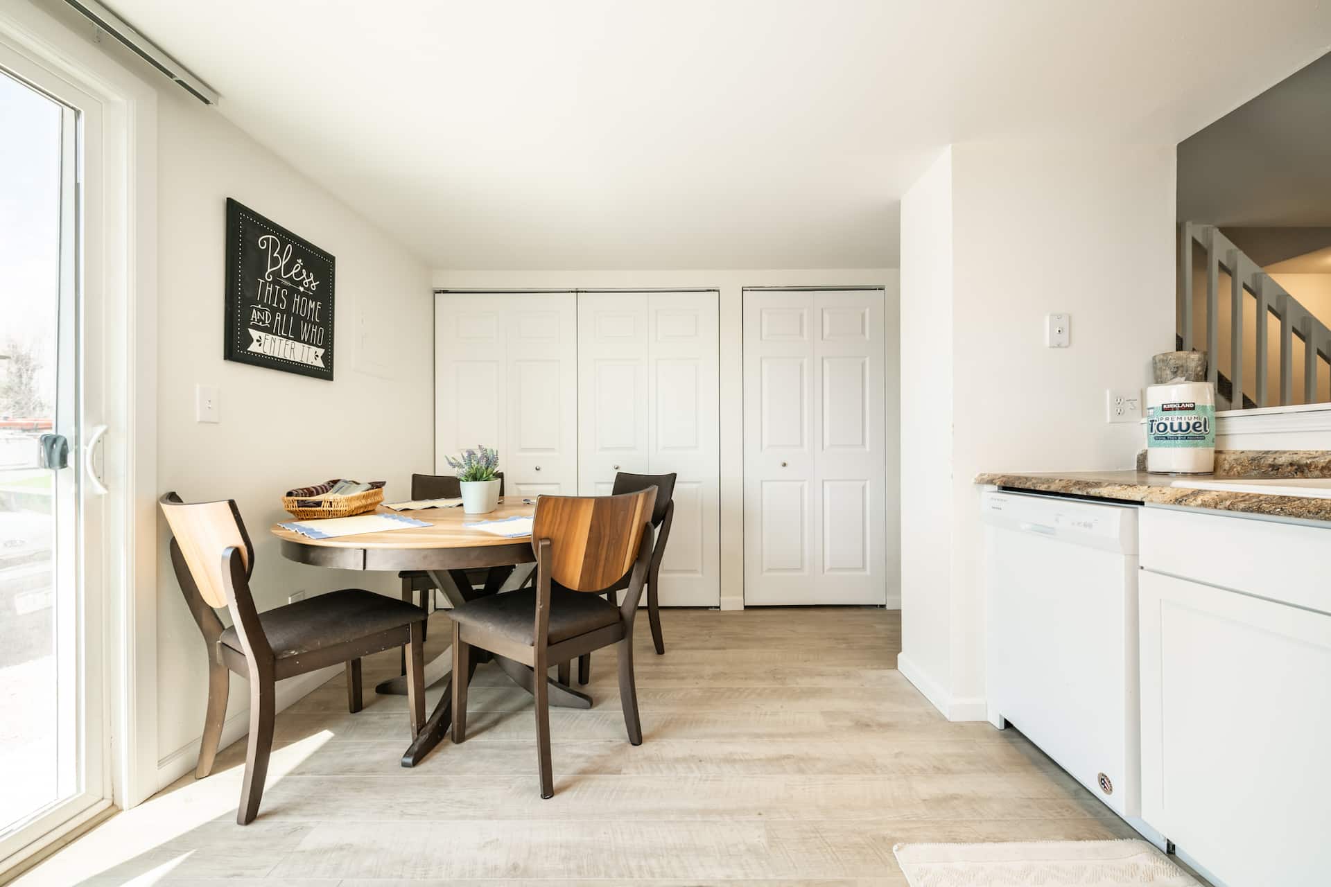 ❀ Stunning ❀ Townhouse with A/C! Sleeps 5 People — photo 5