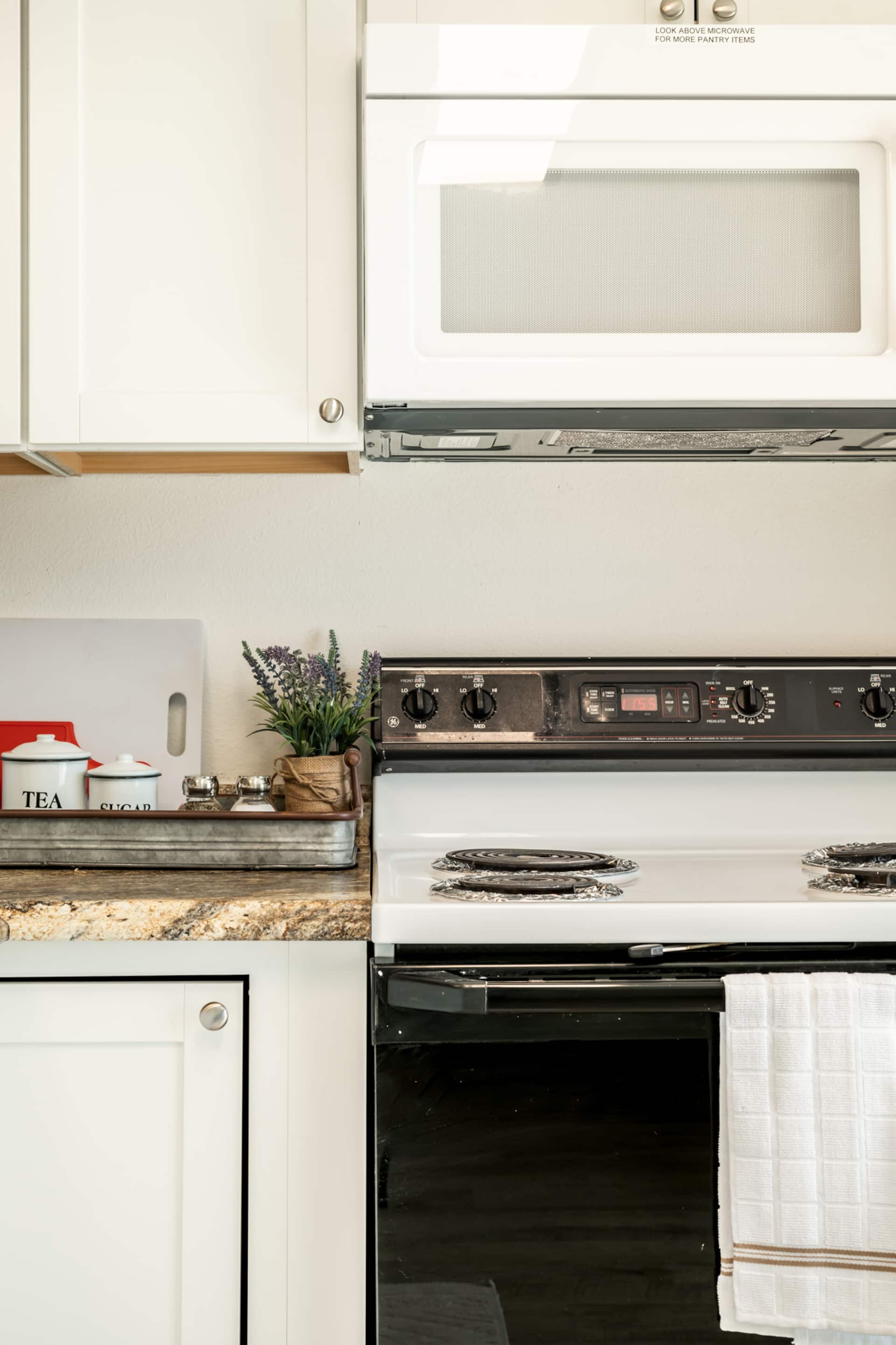 ❀ Stunning ❀ Townhouse with A/C! Sleeps 5 People — photo 3