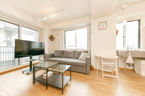 5F [Keikyu Kamata] 5 minutes on foot | Free Wifi | Japanese and Western rooms like luxury hotels | 1LDK45m2 | Maximum 6 people | EV