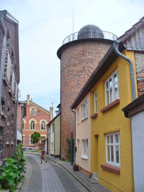 Cozy 3-room apartment with small garden