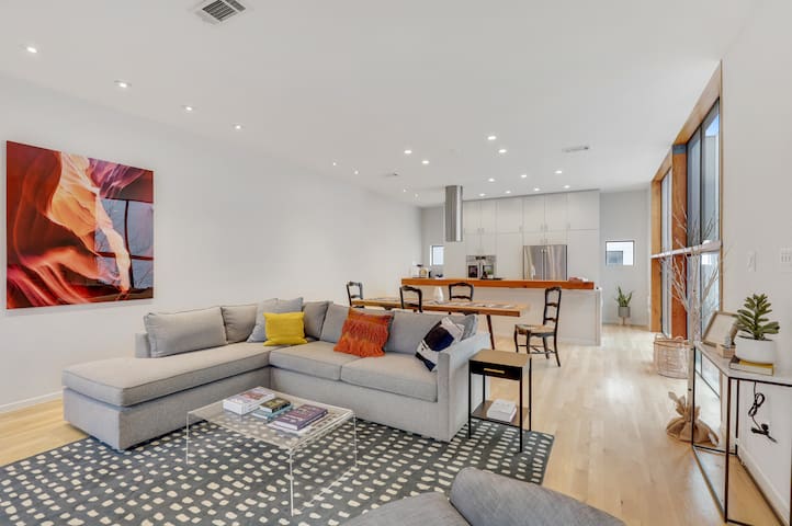 SMU Vibrant Urban Retreat-Center of Dallas +L2 EV