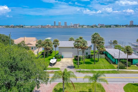 Top Airbnb: Halifax River House in Holly Hill