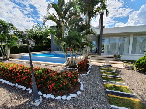 SPECTACULAR FIFTH HOUSE IN CUMARAL META.