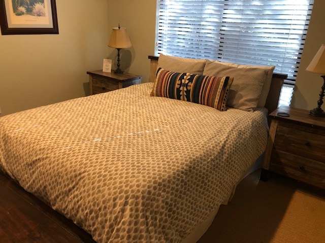 ห้องนอนควีนไซส์ชั้นบนพร้อมทีวีโรกุ